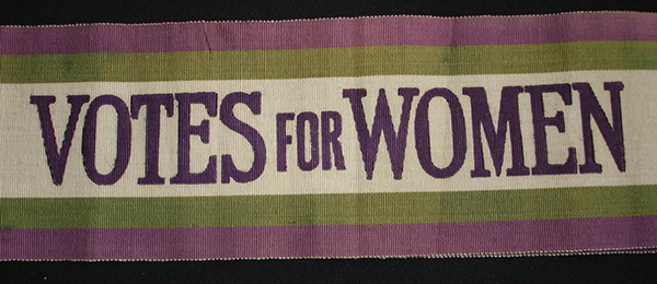 bannière suffragettes